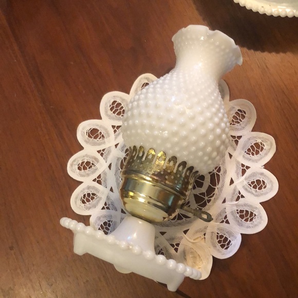 Vintage Fenton White Milk Glass Lamp Beautiful! - Picture 13 of 14